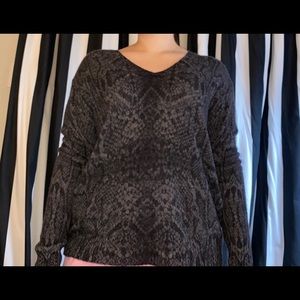 Sydney V-Neck Cashmere Sweater
360Cashmere